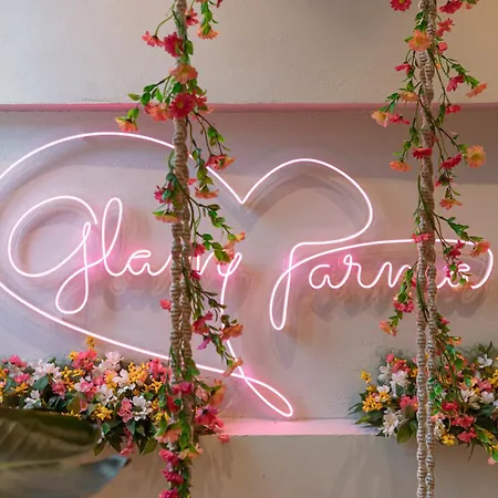 Glam Гостевой дом Парма