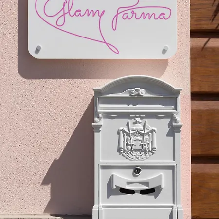 Glam * Parme